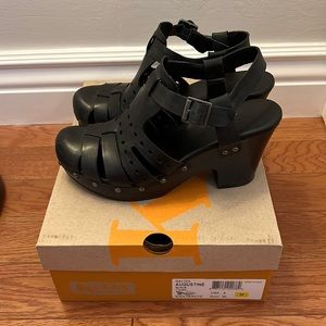 Black womens Kork Ease clogs. Size EU 39, US 8-8.5.